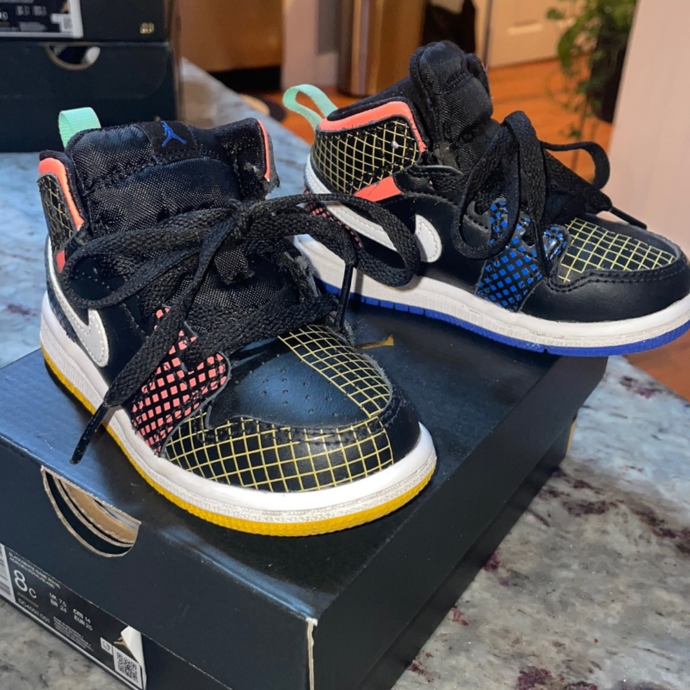 Air Jordan 1 Mid